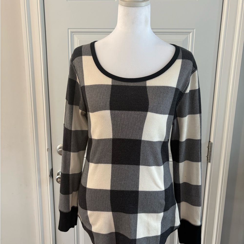 Old Navy Gray and White Knit Shirt